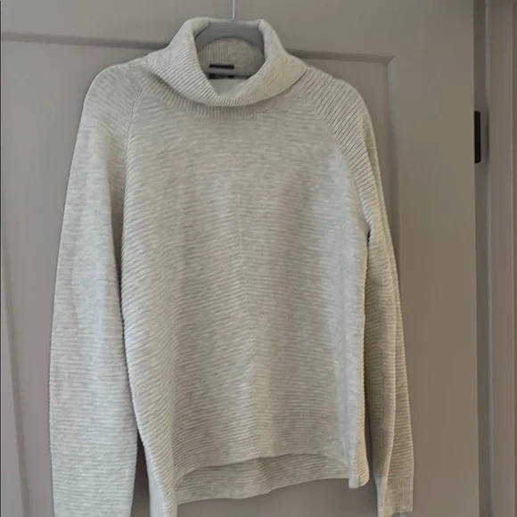 NWOT Kuhl Solace Sweater - Picture 6 of 8